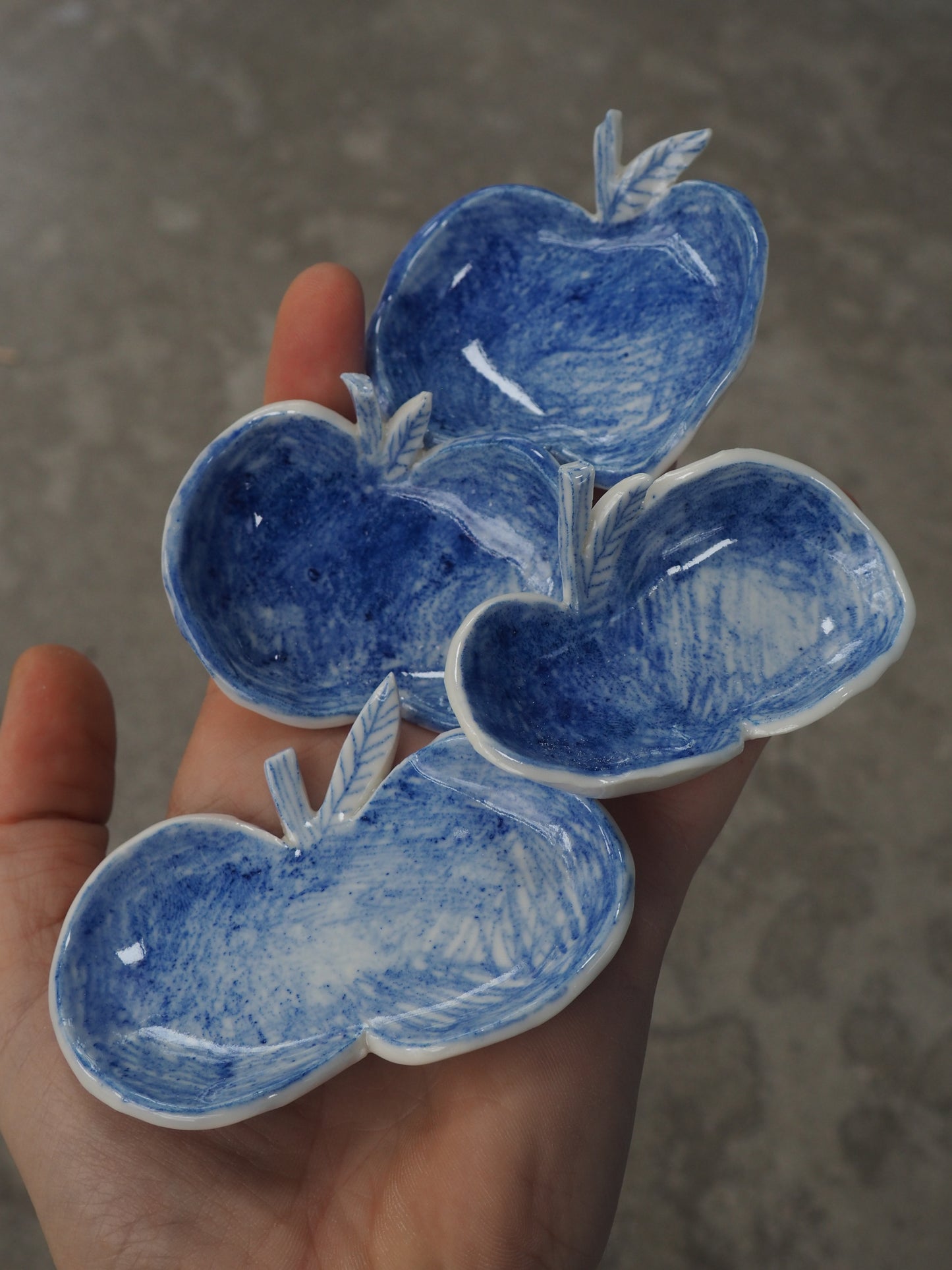 Blue apple mini plate